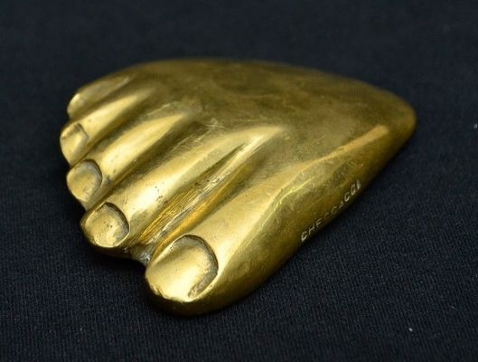 satın al 5 Yıldızlı Otel İskandinav Tarzı Bronz Ayak Tasarımı Lüks Heykel online manufacture