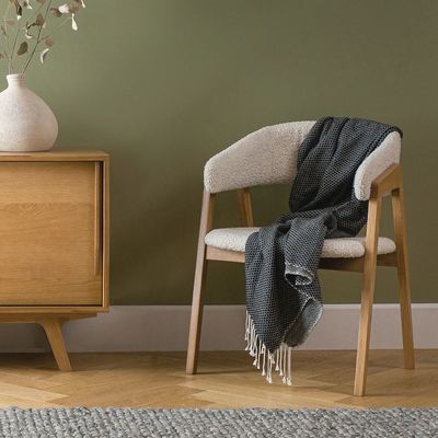 5 yıldızlı otel odası Minimalist tarzı Beyaz kumaş Katı meşe Eğlence koltuğu